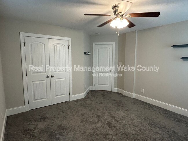 Building Photo - 5412 Robbins Dr