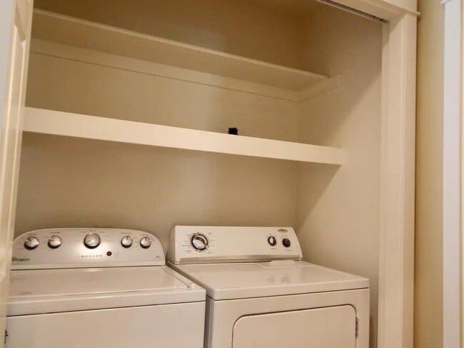 Building Photo - 164 Meriwether Ave