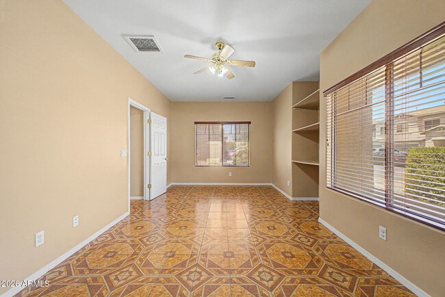 Building Photo - 5329 W La Salle St