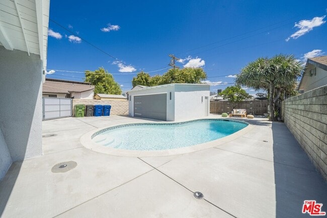 Building Photo - 5628 Cleon Ave