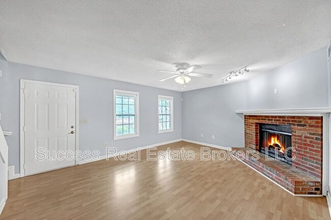 Building Photo - 4000 Sand Wedge Cir