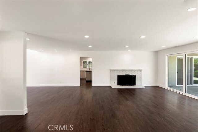 Building Photo - 1901 Altura Dr