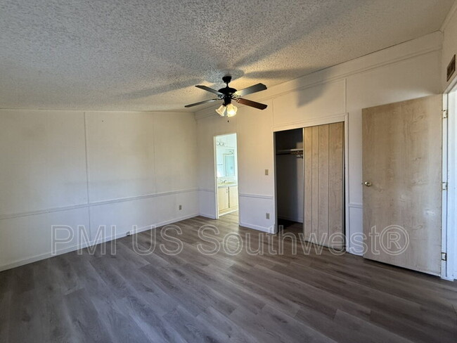 Building Photo - 4453 Calle del Media