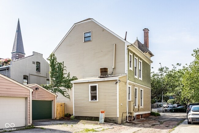 Building Photo - 434 E New York St