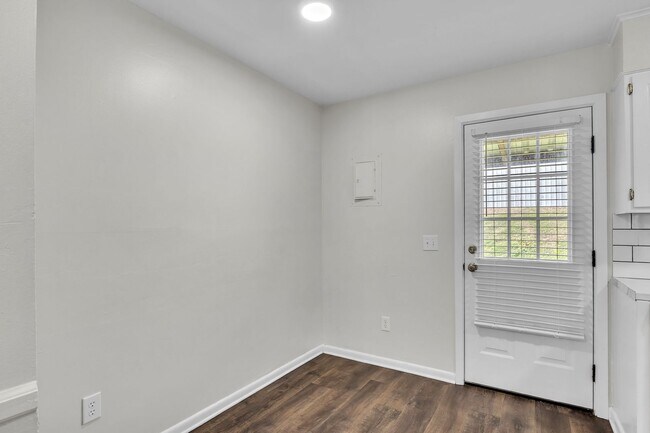 Building Photo - 108 Womack Rd