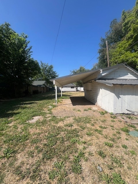 Building Photo - Charming 2 Bed, 1 Bath Single-Family Home with Large Backyard & RV Hookups!