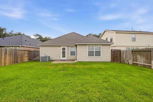 Building Photo - 7719 Serene Wood Ln