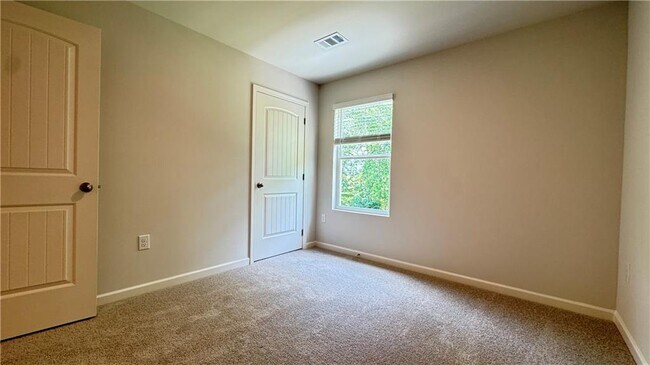 Building Photo - 3190 Greyton Dr
