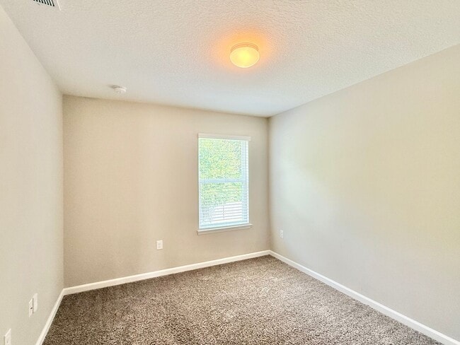 Building Photo - Beautiful 4-Bedroom Home - Wynfield Subdivision