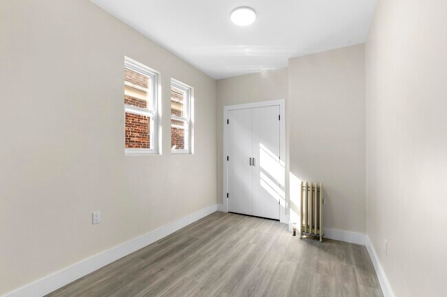 Building Photo - 165 Van Nostrand Ave