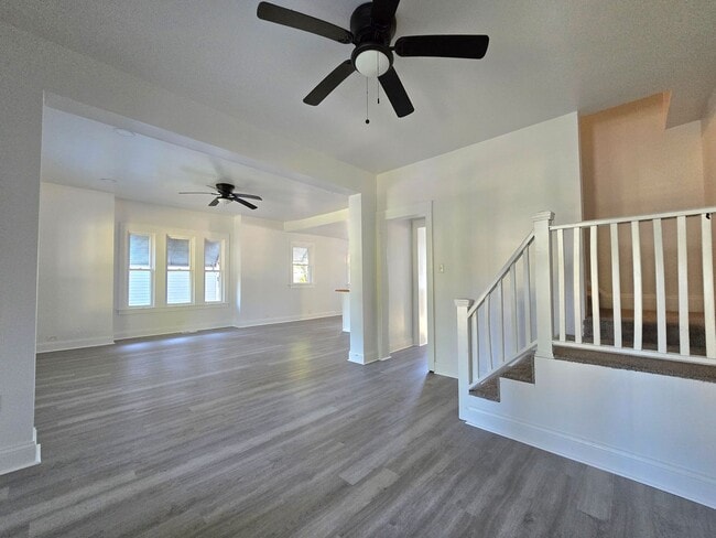 Building Photo - Gorgeous 4 or 5 bed 3.5 Bath in Madisonville!!