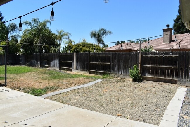 Building Photo - 6310 Diamond Ct