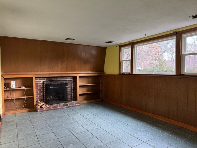 Building Photo - 7 Lee St