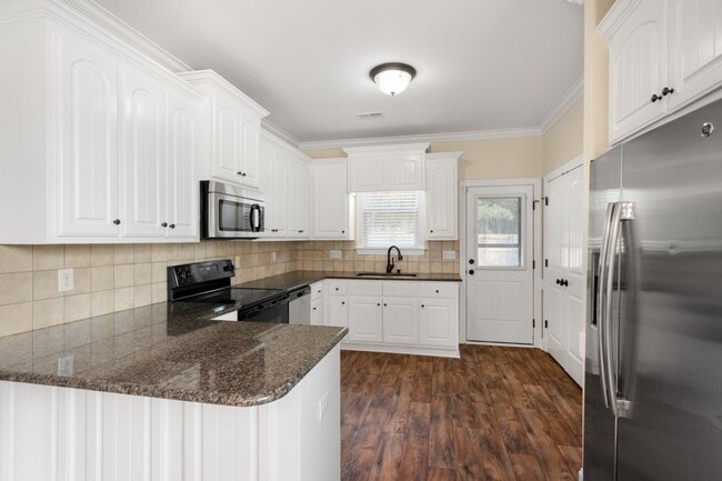Building Photo - 2508 Chelsea Dr NW