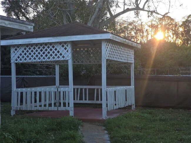 Building Photo - 3431 Overland Dr