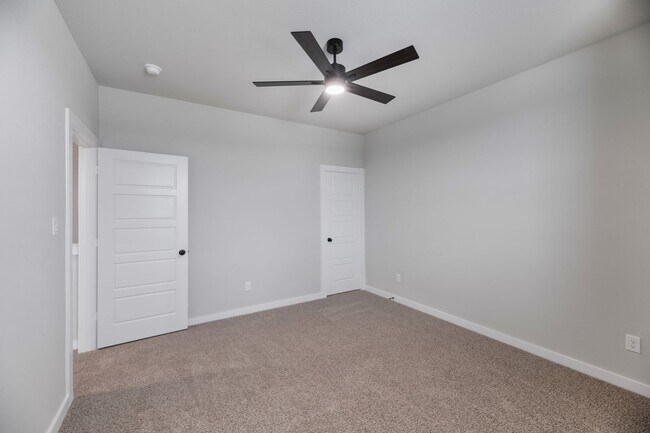 Building Photo - 4264 Clovis St