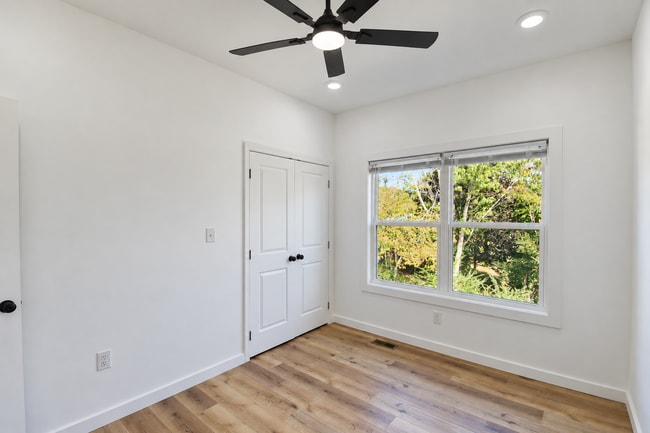 Building Photo - 132 Stone Dr
