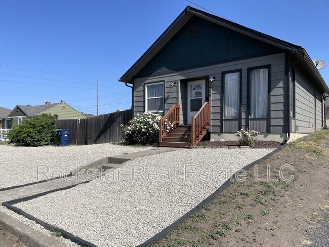 Primary Photo - 1425 E Garland Ave
