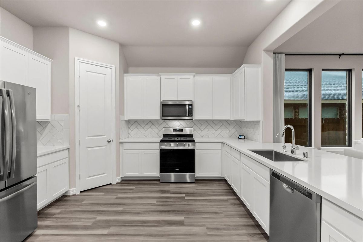 Building Photo - 31418 Whitcombe Summit Wy