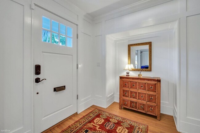 Building Photo - 4 br, 3.5 bath House - 44 E 45th St