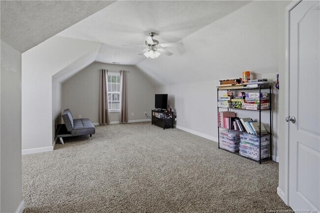 Building Photo - 420 Thorncliff Dr