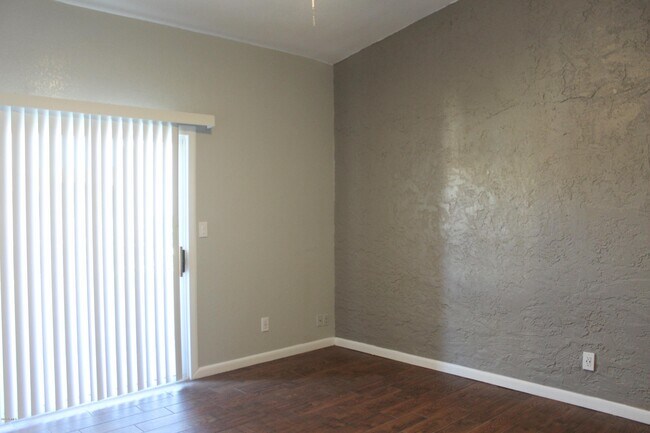 Building Photo - 1602 E Ocotillo Rd