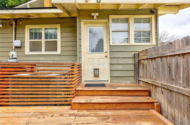 Building Photo - 2208 NW 16th St