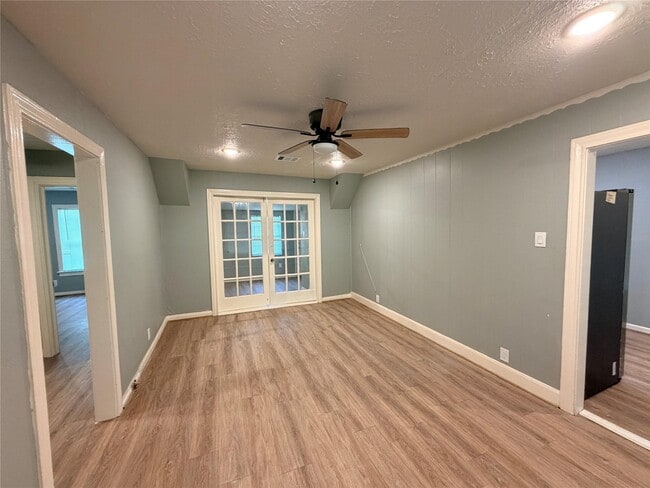 Building Photo - 505 Sikes St