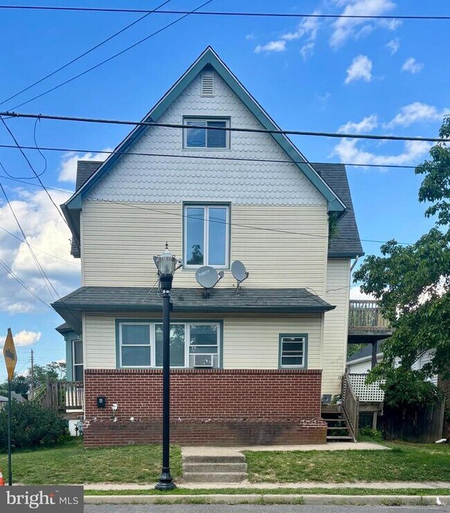 Building Photo - 182 Haddon Ave