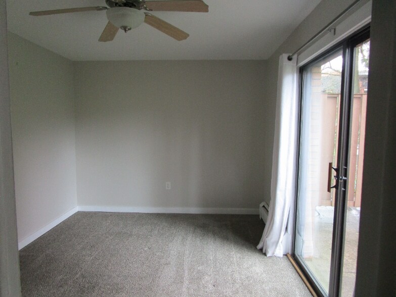 Building Photo - 23 College Ave SE