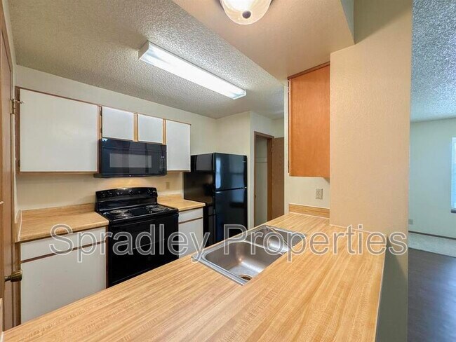 Building Photo - 120 W Main St