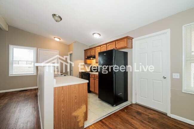 Building Photo - 6101 E 148th Ter