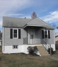 Building Photo - 2126 Lorraine Ave