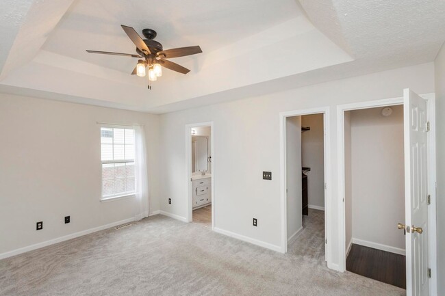 Building Photo - 105 Redbud Dr