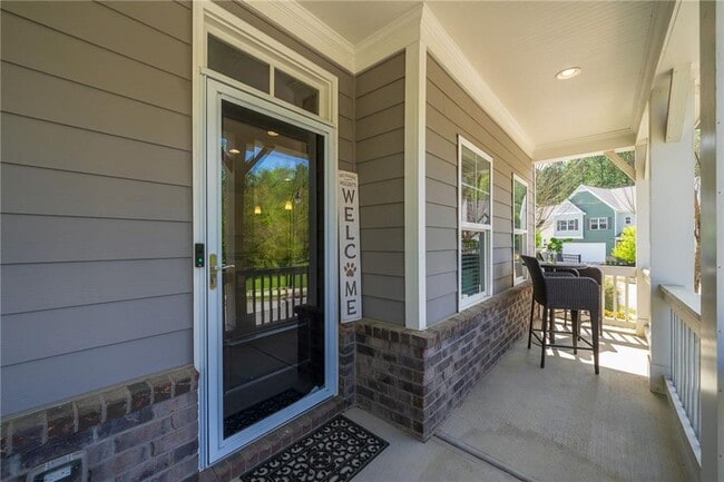 Building Photo - 1833 Sanford Dr