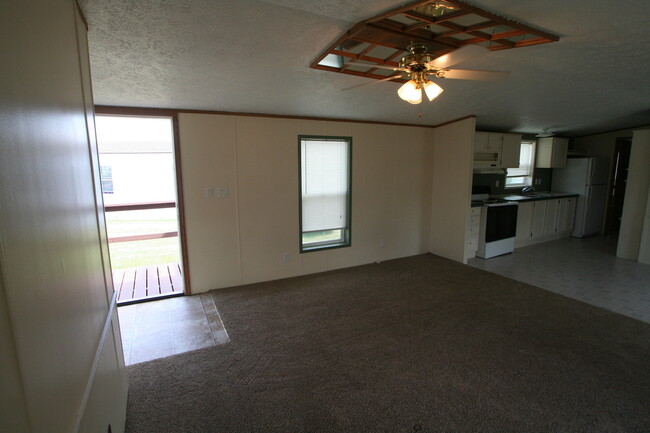 Building Photo - Nice home in Babcock Vista