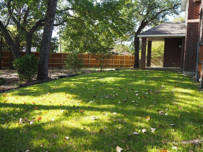 Building Photo - 2105 Friar Ct
