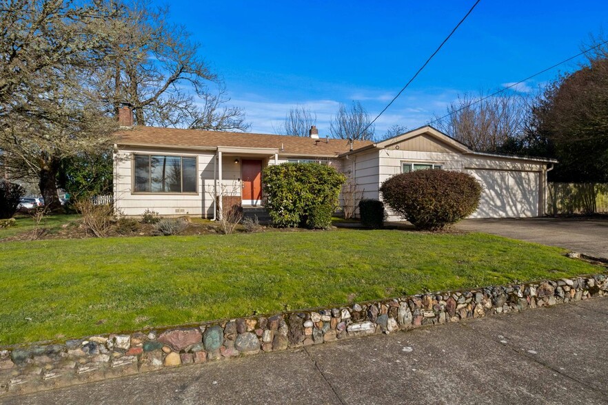 Building Photo - 2055 NW Beca Ave