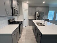 Building Photo - Amazing Lagoon Style Community!