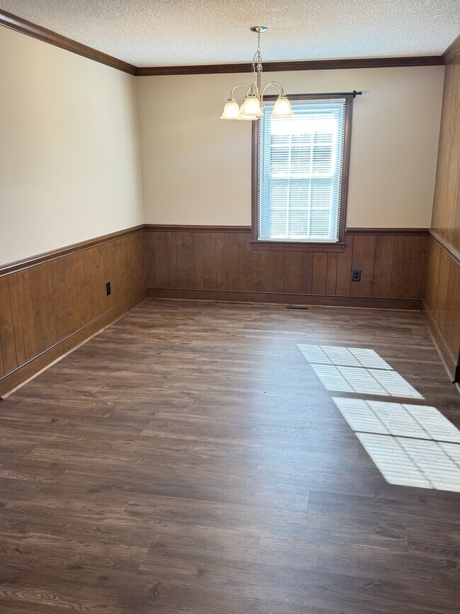 Building Photo - 3564 Mills Rd