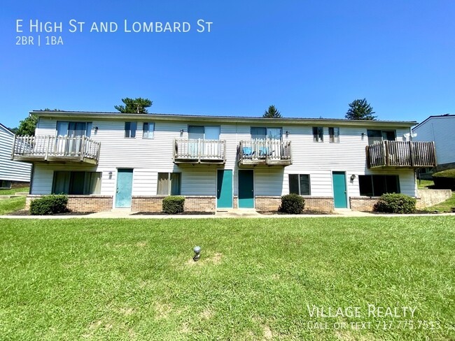 Building Photo - Huge 2-Bed apartment with washer/dryer hoo...