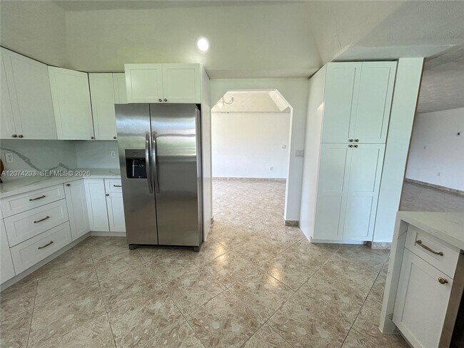 Building Photo - 6611 SW 99th Ave