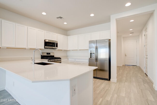 Building Photo - 17032 W El Caminito Dr