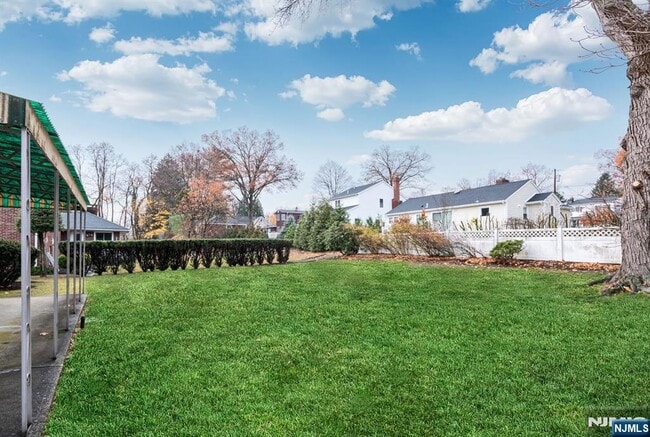 Building Photo - 164 Jeffer Ct