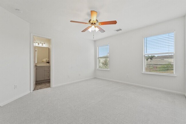 Building Photo - 11210 Log Cabin Ln