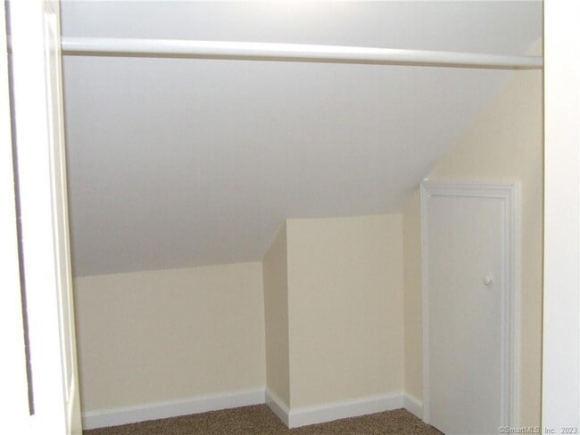 Building Photo - 695 Bunker Hill Rd