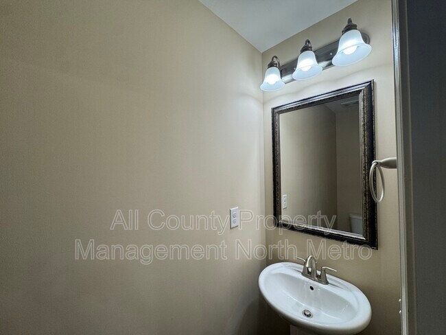 Building Photo - 837 Ivy Vine Pl
