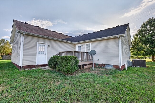 Building Photo - 2109 Dothan Dr