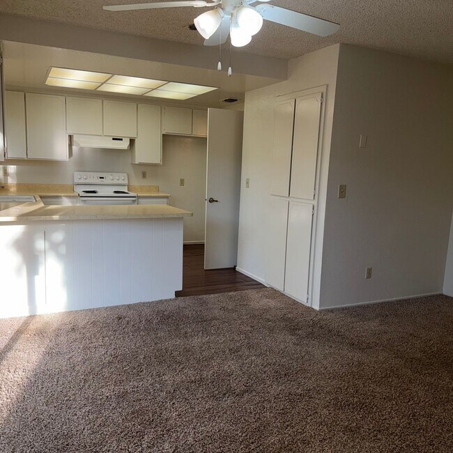 Building Photo - 7735 Las Lilas Ct