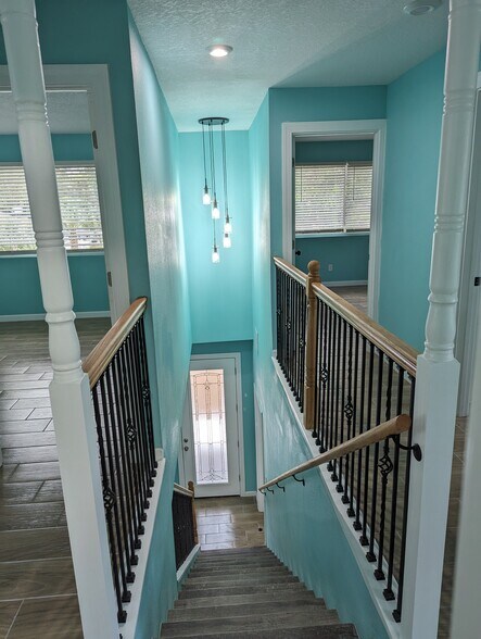 Building Photo - 2010 Seminole Blvd S